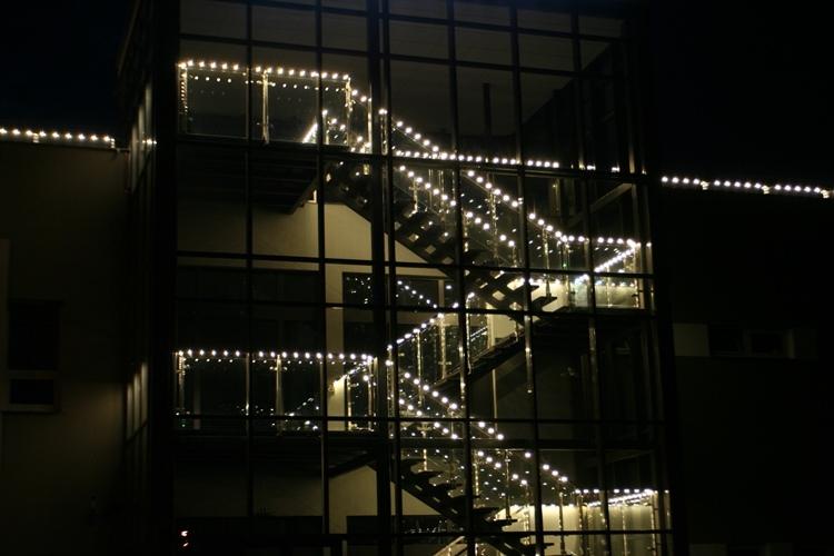 led illuminated balustrade in an office building