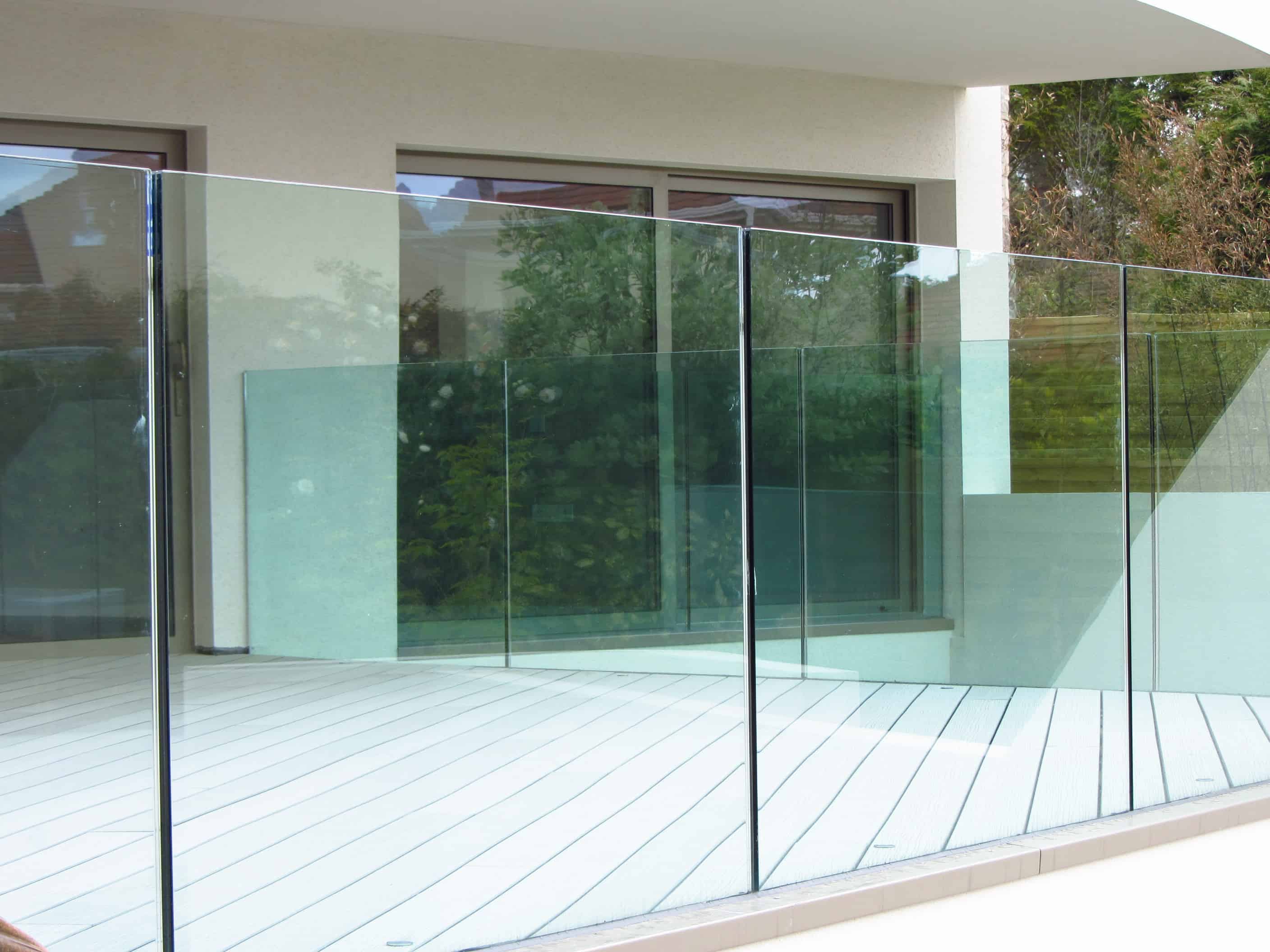 glass frameless balustrade in English house